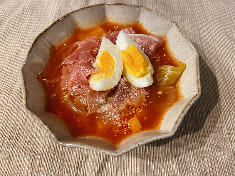 ゆで卵入りミネストローネ