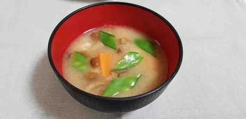 煮干しの味噌汁(春の食材)