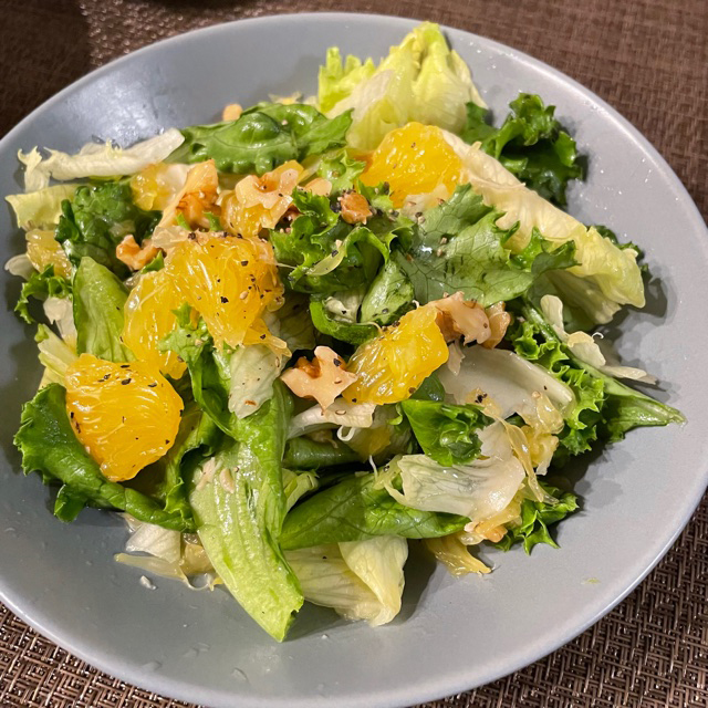 さっぱり美味しい！夏みかんサラダ